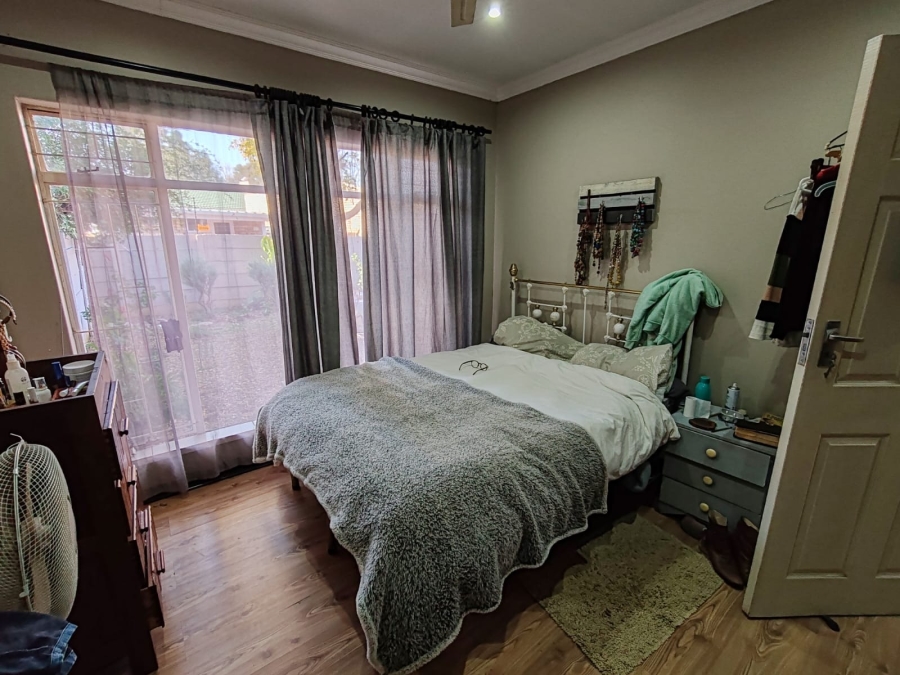 2 Bedroom Property for Sale in Kannoniers Park North West